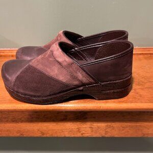 Dansko  Women's Clogs Brown Suede